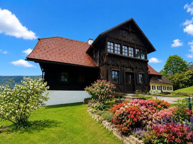 Historisches Landhaus mit 190 m² Wohnfläche, Nebengebäude und Ausbaupotenzial Provisionsfrei