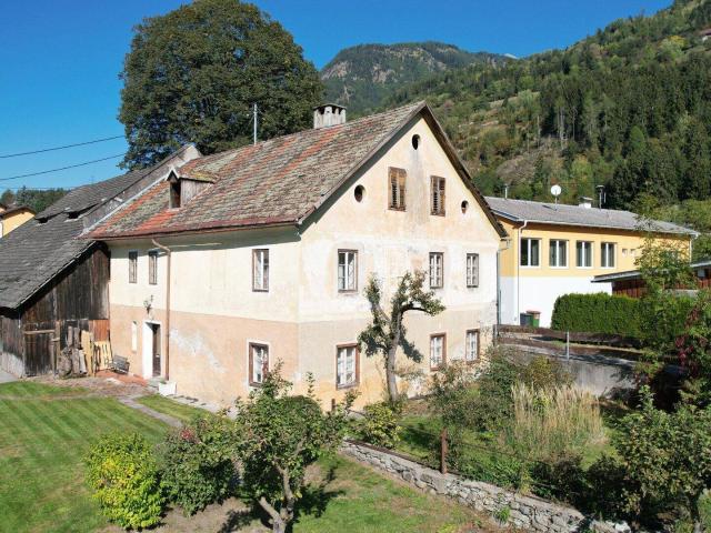 Historisches Liebhaberobjekt mit großer Tenne auf 1.839 m² Bauland