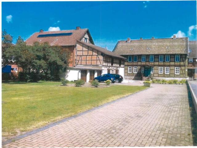 Historisches Mehrfamilienhaus auf 3.516 m² – Bestand, Mieteinnahmen & Entwicklungspotenzial