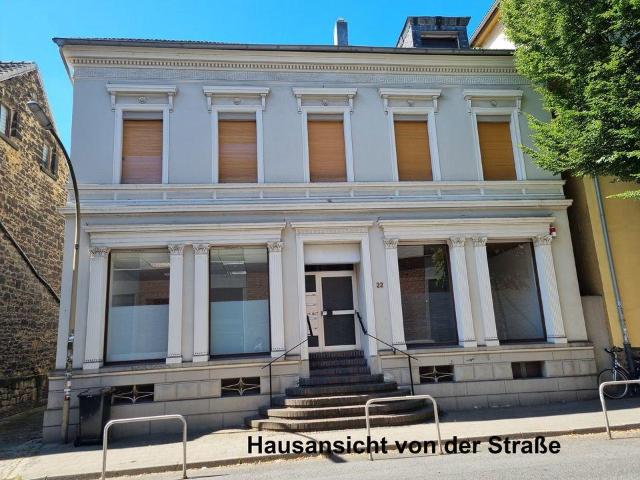 Historisches Mehrfamilienhaus mit Gewerbeteil