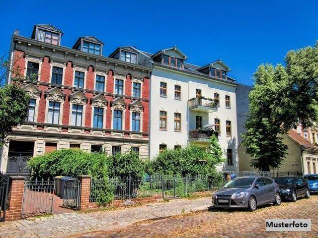 Historisches Mehrfamilienhaus mit vielseitigem Raumangebot
