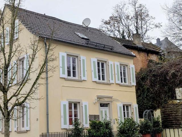 Historisches MFH mit Bauland in beliebter Lage