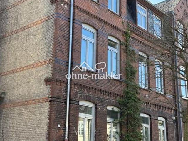 Historisches Stadthaus mit 4 Wohneinheiten, Garten und Ostseeblick – 160 m zum Meer