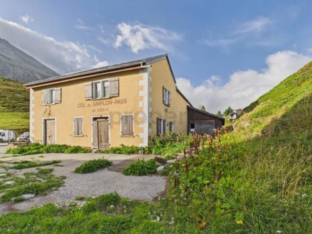 Historisches Pass Juwel auf 2'005 m ü. M. 228 m² Wohnfläche, alpine Traumkulisse und vielseitige Nutzung