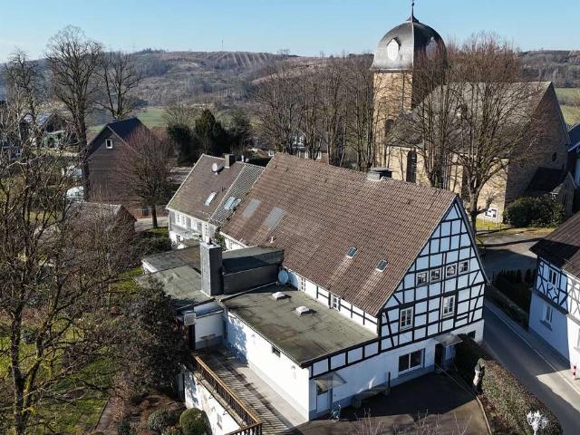 Historisches Wohn und Geschäftsgebäude mit Potenzial