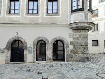 HISTORISCHES WOHN UND GESCHÄFTSHAUS IM HERZEN DES STEYRER KÜNSTLERVIERTELS