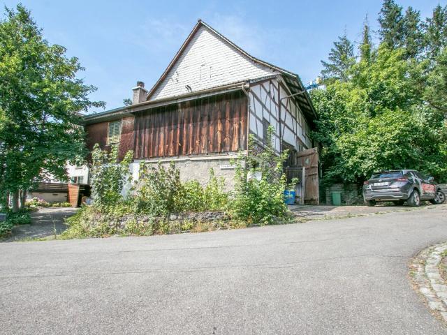 Historisches Wohnhaus mit Sanierungsbedarf und viel Potenzial
