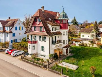 historisches Wohnhaus VOLLVERMIETET mit 4 Wohnungen im Stockwerkeigentum & 5 externen Tiefgaragenplätzen