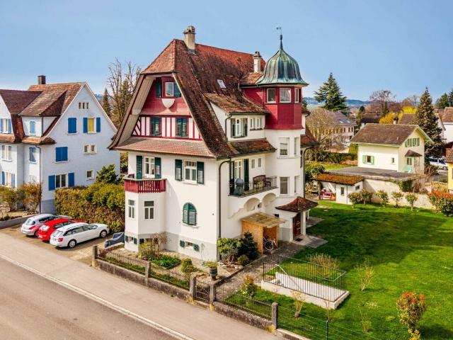 historisches Wohnhaus VOLLVERMIETET mit 4 Wohnungen im Stockwerkeigentum & 5 externen Tiefgaragenplätzen