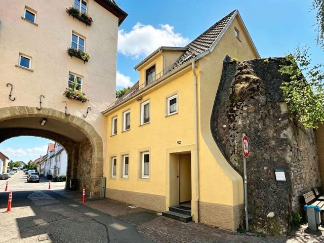 Historisches Wohnjuwel mit einzigartigem Stadtmauergarten und traumhaftem Ausblick