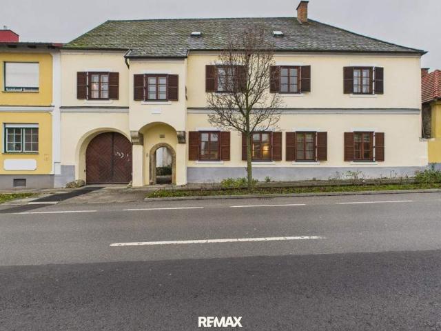 Historisches Winzerhaus mit Nebengebäuden