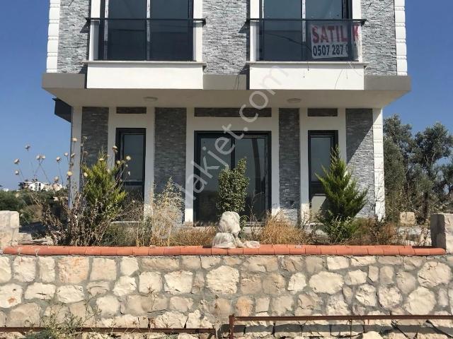 Acill Hisar Da Sıfır 3+1 Mustakil Giris Li Otaparklı Villa
