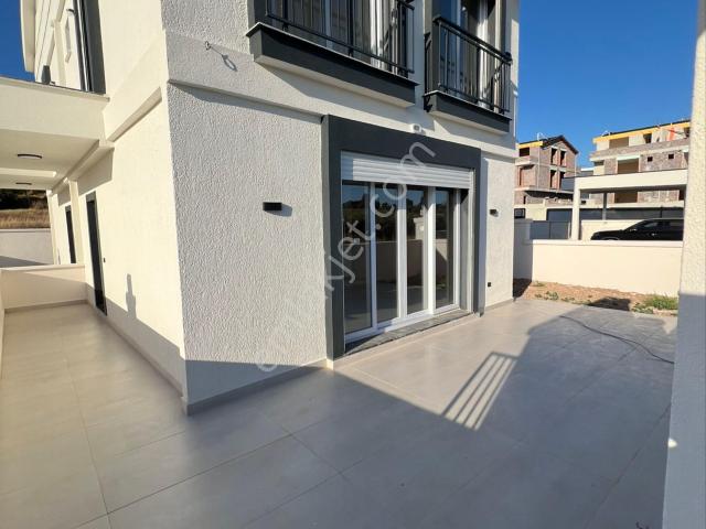 Hisar Mahallesinde Geniş Bahçeli Sıfır Villa Bu Fiyata Yok