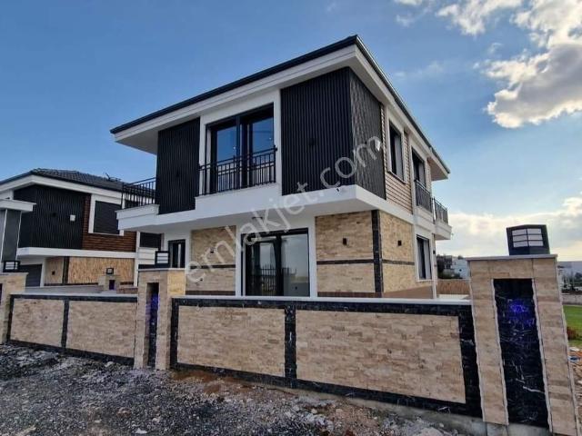 Hisar Mahallesinde Tam Müstakil Villa Çiftçi Grp