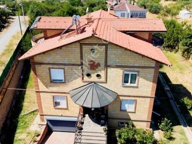 Hisarcıkta Muhteşem Konumlu 10+2 Kiralık Villa
