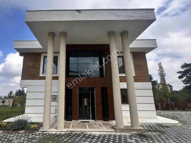 Hisarcıkta 750m2 Arsalı Ultra Lüks 5+1 Satılık Villa