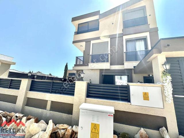 Hisar'da Teraslı, Havuzlu Ve Full Eşyalı 4+2 Villa