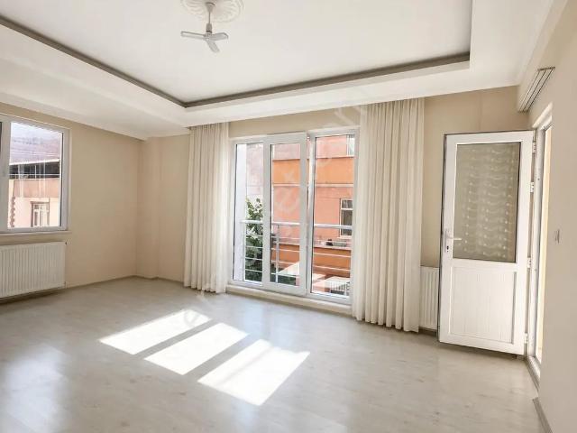 Hisar'dan Kışla Mah Alyans Dügün Salon Yakını Geniş Daire