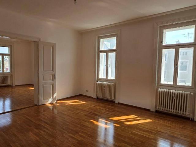 Hit für WG oder Famililie Stil Altbauwohnung in zentraler Lage nahe Hauptbahnhof mit 170 m2
