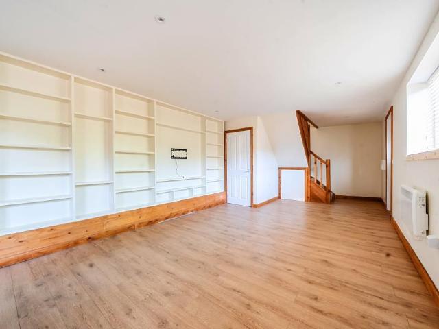Hitchmans Mews, Chipping Norton OX7, 3 bed cottage to rent, £2,000 pcm | PrimeLocation
