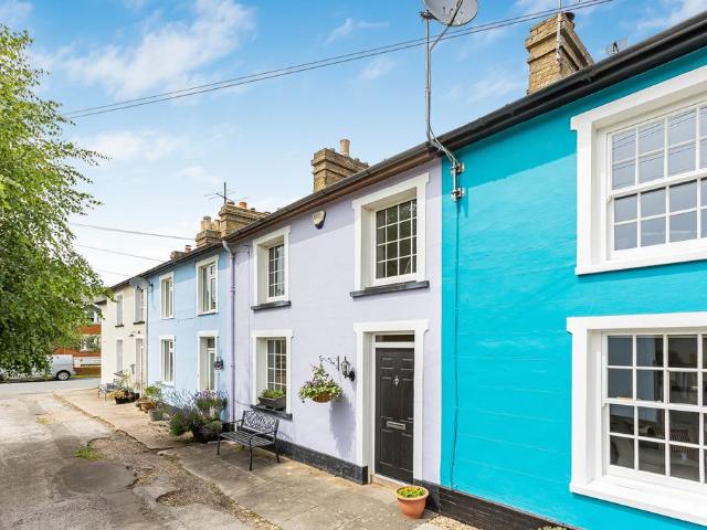Hitchin, Hertfordshire SG5 3 bed terraced house to rent £2,150 pcm £496 pw