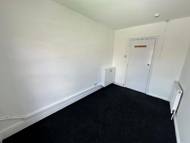 Hitchin Road, Luton, Bedfordshire LU2, 2 bed flat to rent, £1,200 pcm | PrimeLocation
