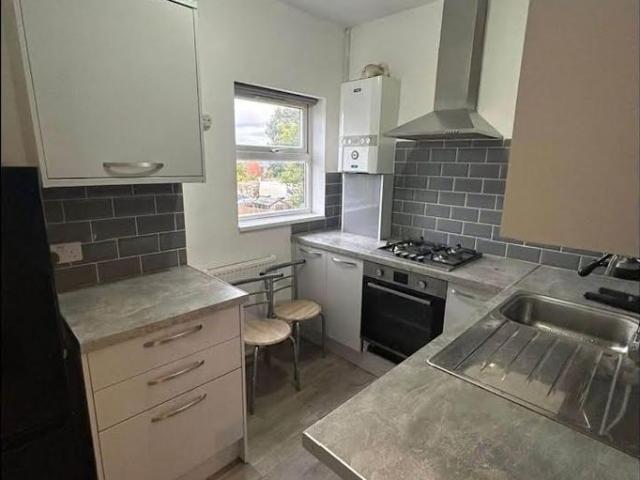 Hitchin Road, Luton LU2, 2 bed flat to rent, £1,300 pcm | PrimeLocation