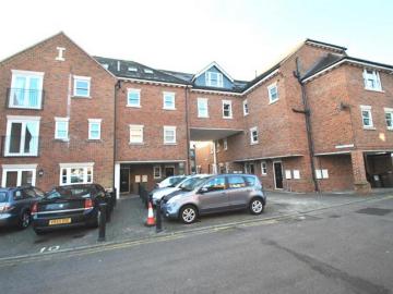 Hitchin SG5 2 bed apartment to rent £1,395 pcm £322 pw