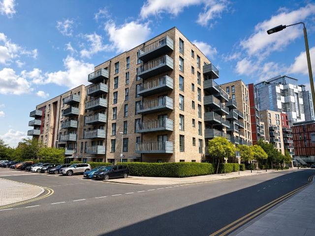 Hitherwood Court, Colindale NW9, 2 bed flat to rent, £1,900 pcm | PrimeLocation