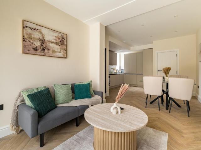 Hither Green, London 5 bed house to rent £7,000 pcm £1,615 pw