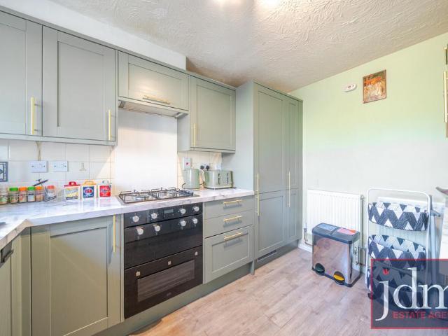 Hither Farm Road, London, SE3 3 bed end of terrace house to rent £2,500 pcm £577 pw