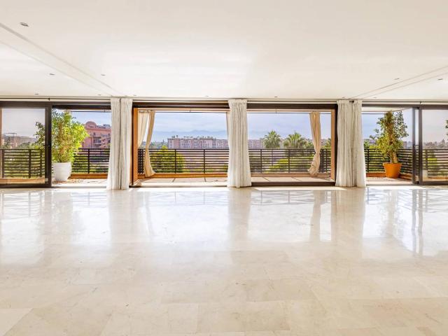 Hivernage Top floor 250 m², Atlas view terrace, 3 suites, rooftop pool