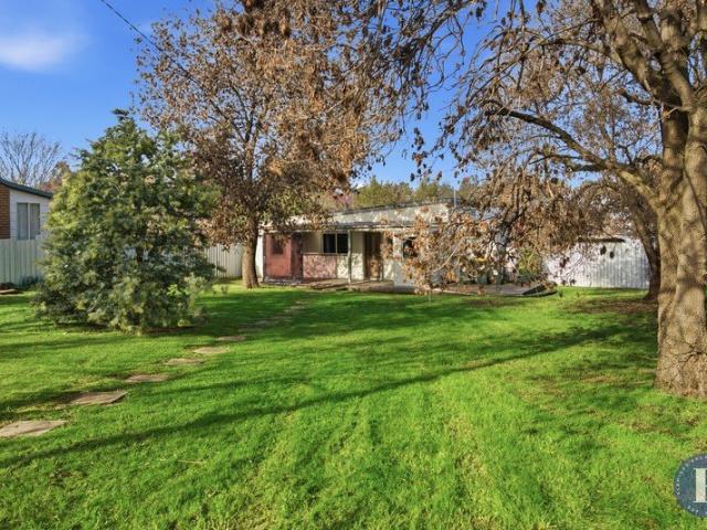 GREAT INVESTMENT 6.5% ROI HOME ON LARGE BLOCK