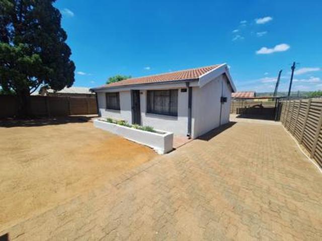 home on the market @ mabopane b