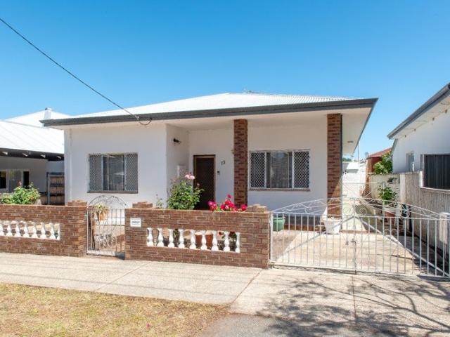 HOME on 476m2 of LAND Zoned R40 in Superb North Perth Location!