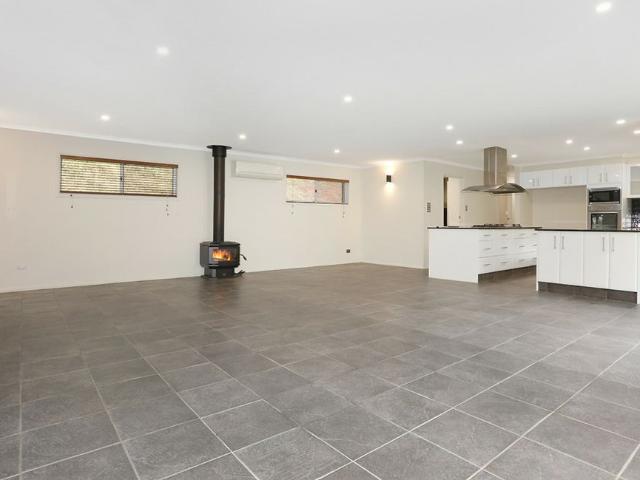 HOME AND COMMERCIAL SPACE INCLUDING LAWN AND POOL MAINTENANCE