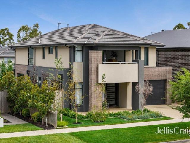Home built and maintained to exacting standards with views across the golf course