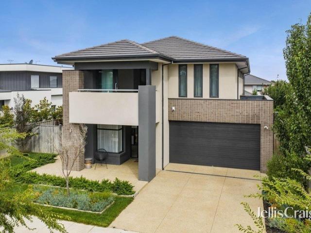Home built and maintained to exacting standards with views across the golf course