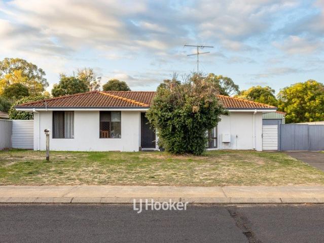 Home Close to School, Sports and the Beach