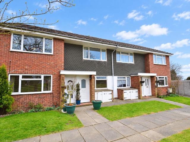 Home Farm Close, Tadworth KT20, 2 bed flat to rent, £1,700 pcm | PrimeLocation