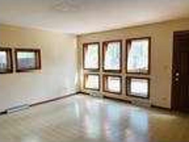 Home For Rent In Clarendon Hills, Illinois