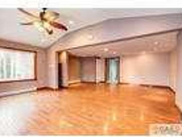 Home For Rent In Colonia, New Jersey