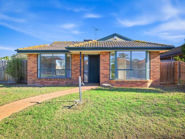 HOME FOR RENT IN HOPPERS CROSSING