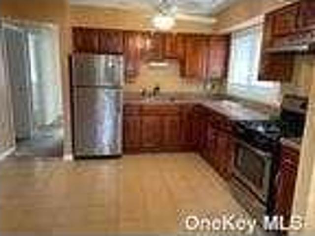 Home For Rent In Howard Beach, New York