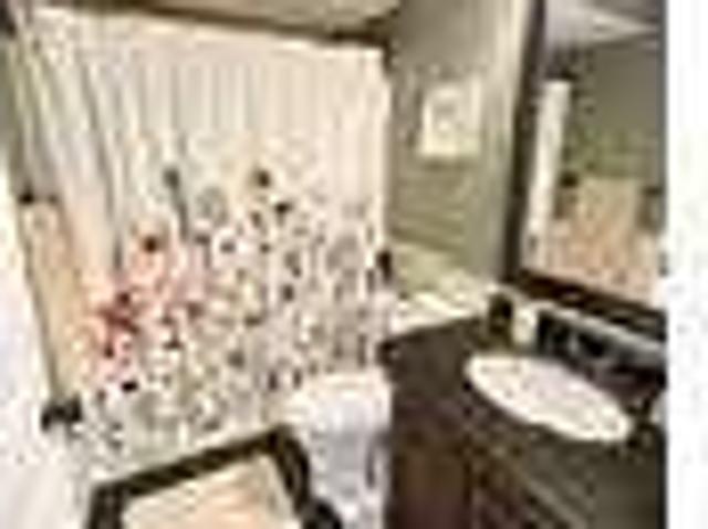 Home For Rent In Valparaiso, Florida
