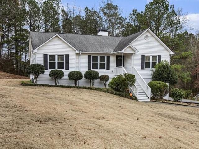 Home For Sale In Newnan, Georgia