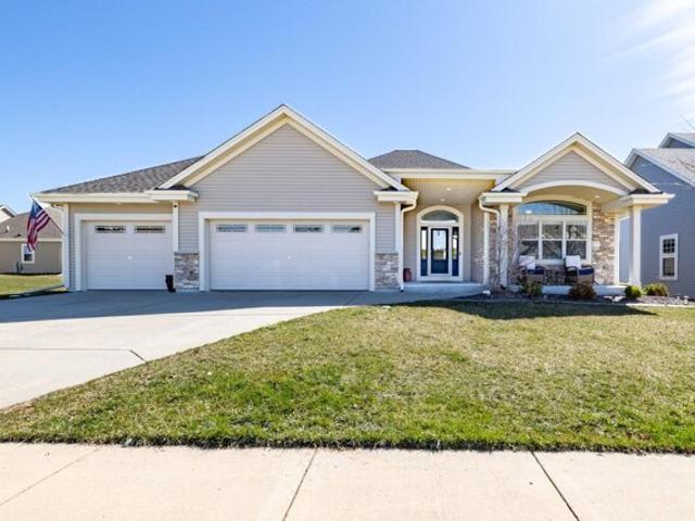 Home For Sale In Oconomowoc, Wisconsin