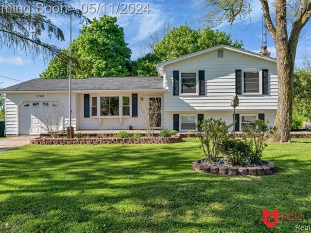 Home For Sale In Grand Blanc, Michigan