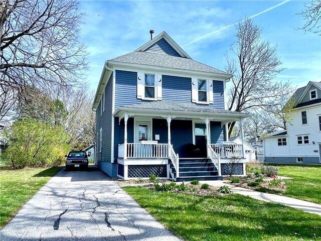 Home For Sale In Grinnell, Iowa