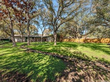 Home For Sale In Universal City, Texas